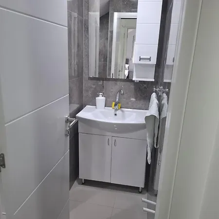 Sara Daire Semendire